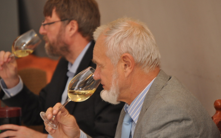 Soutěž vín.  Zdroj: www.ortopedicke-centrum.cz